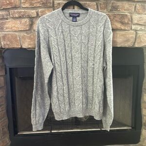 Roundtree &York gray sweater. Size Large